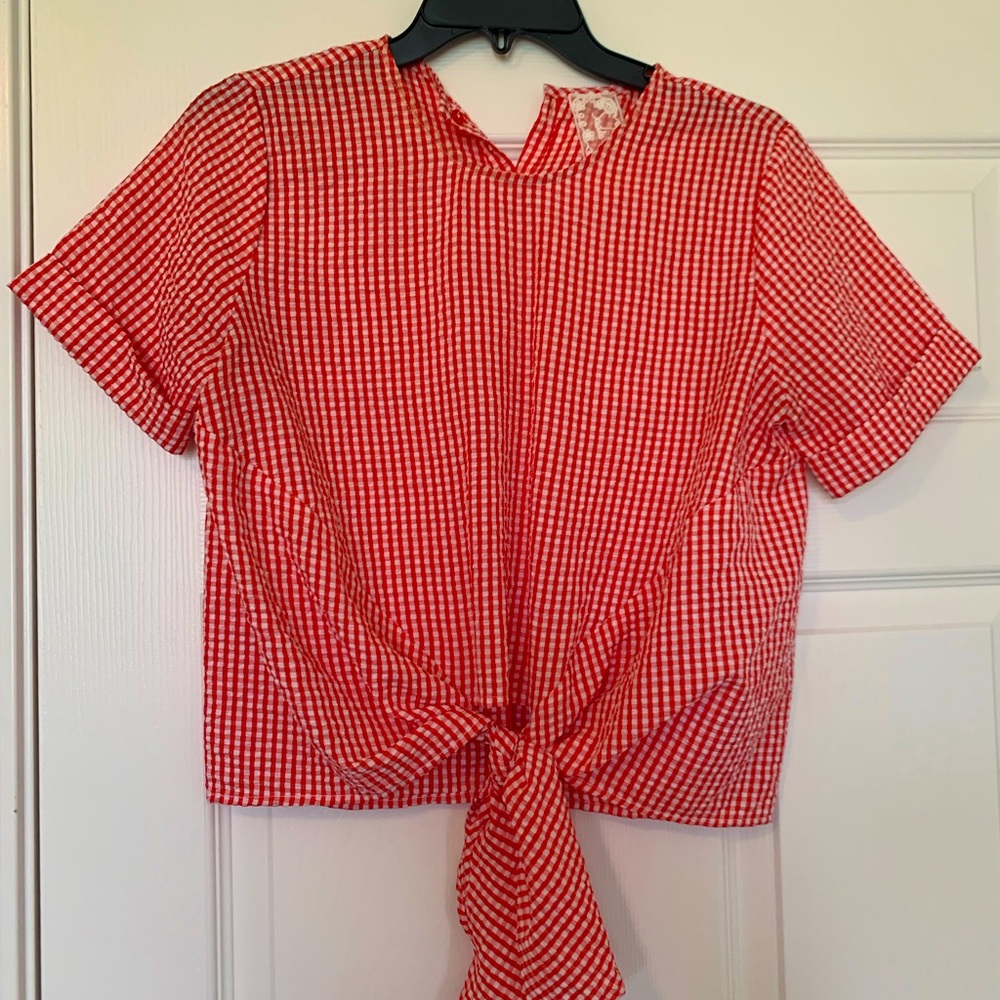 Red/White seersucker top. Brand: Sadie & Sage (from boutique) Size: Small